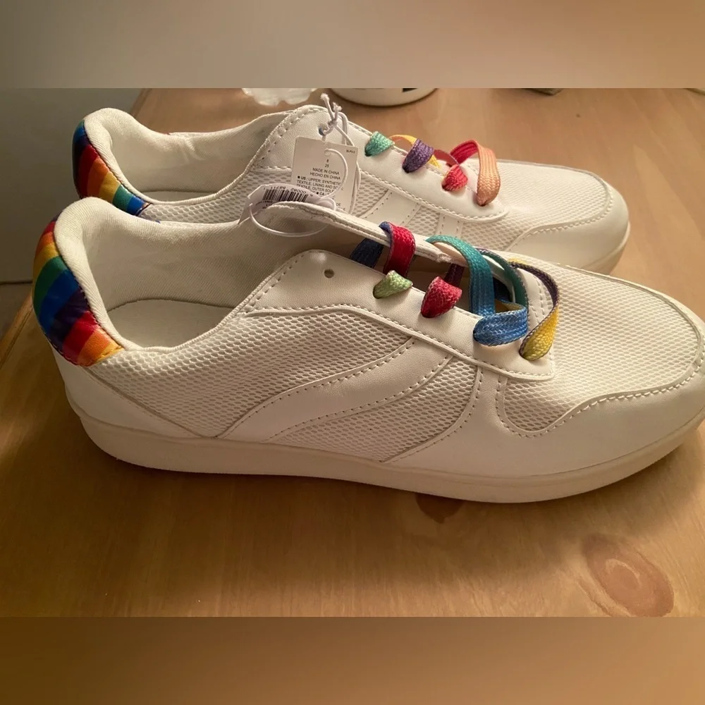 NWT Old Navy White with Rainbow accent sneakers Sz 8 Women’s Tennis Shoes